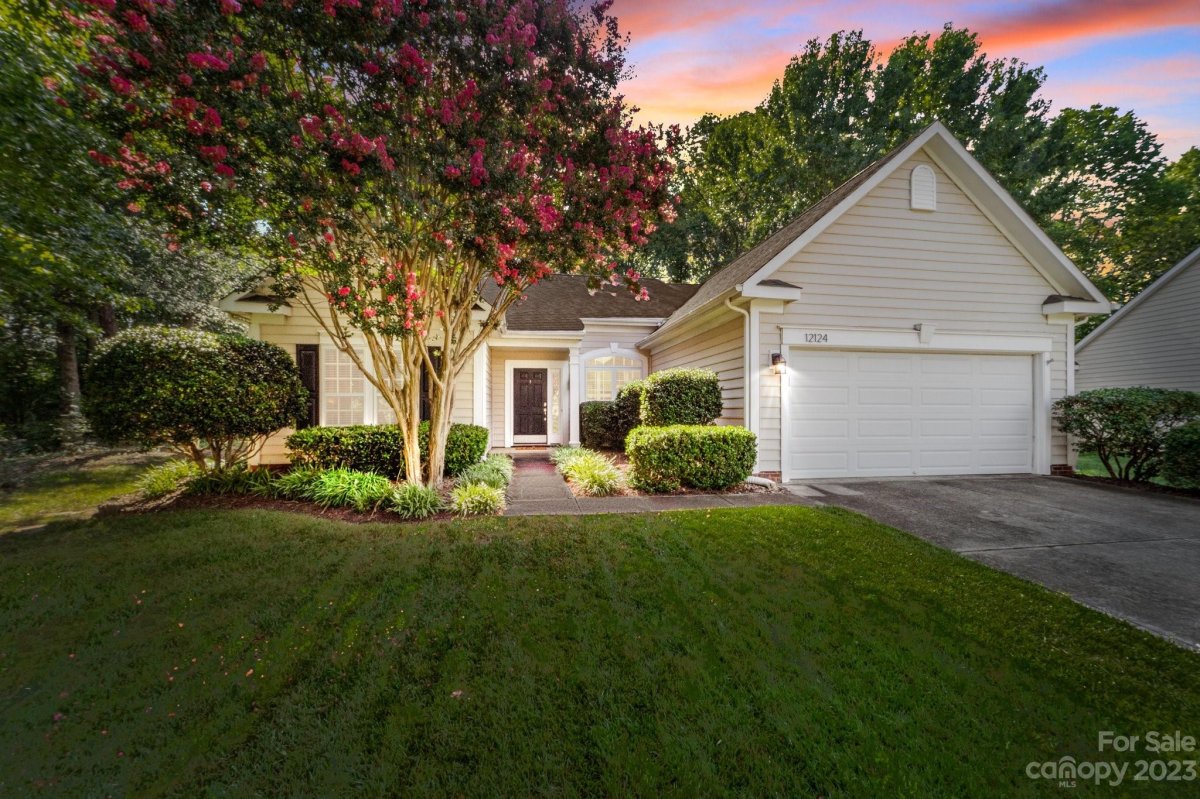 12124 Robins Nest Lane