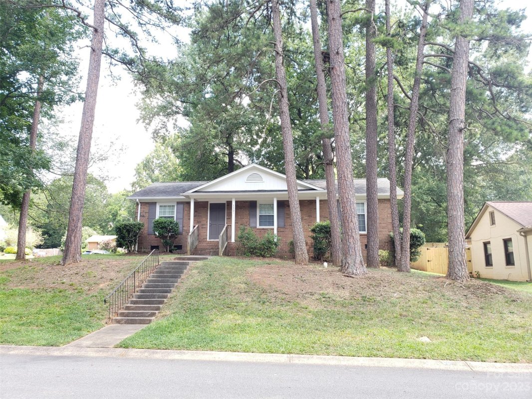 5501 Sunfield Drive