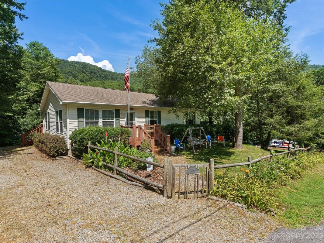 220 Powderhorn Drive