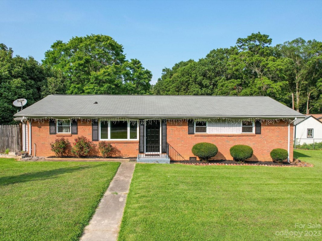 106 Pinetree Drive