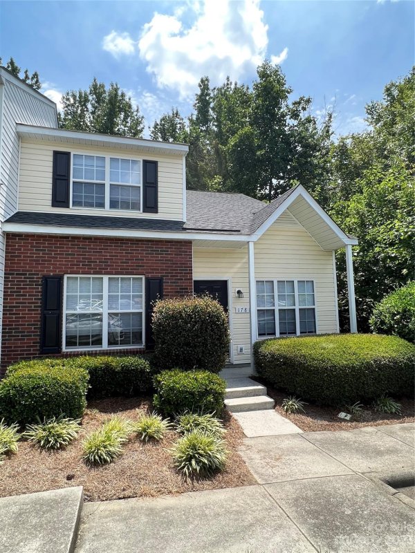 1781 Forest Side Lane
