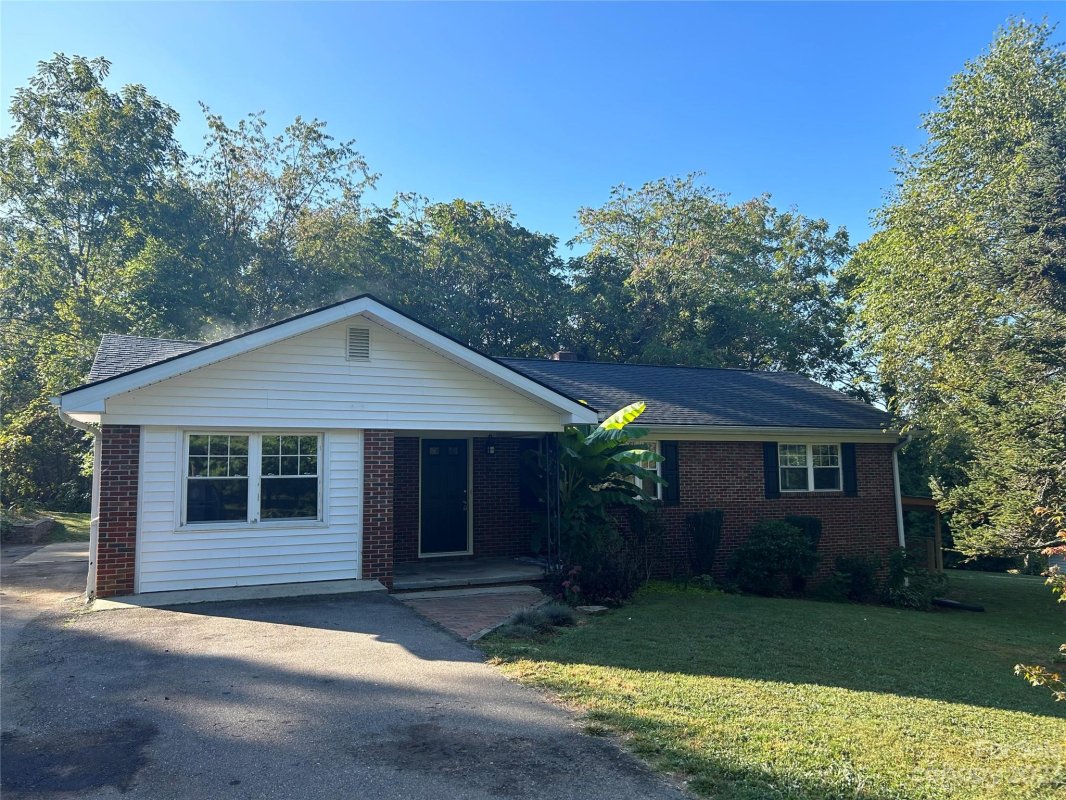 9 Larlyn Lane