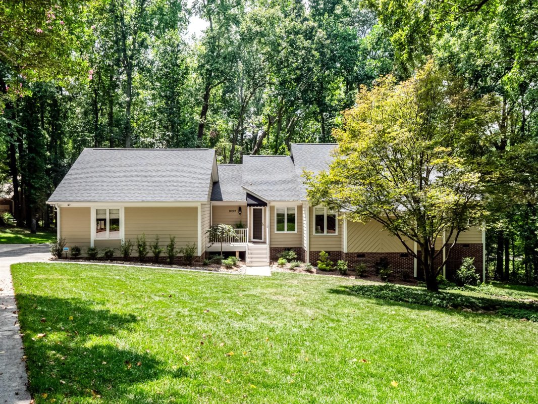9221 Four Farms Road