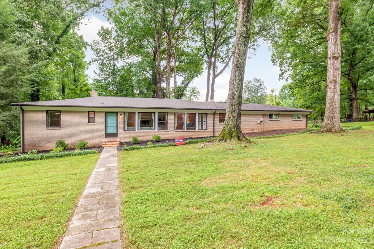7022 Lakeside Drive