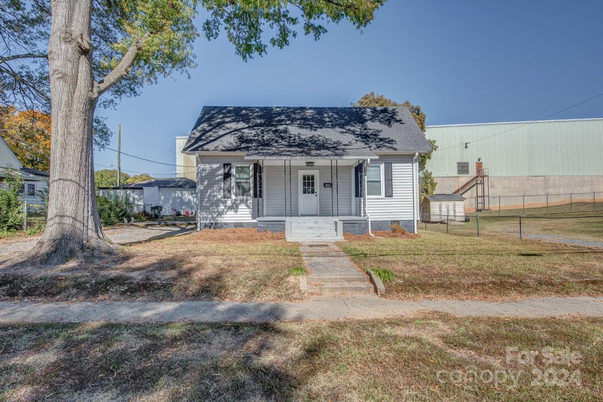 1122 W 4th Avenue