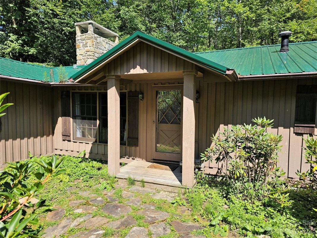 6386 Hemlock Road