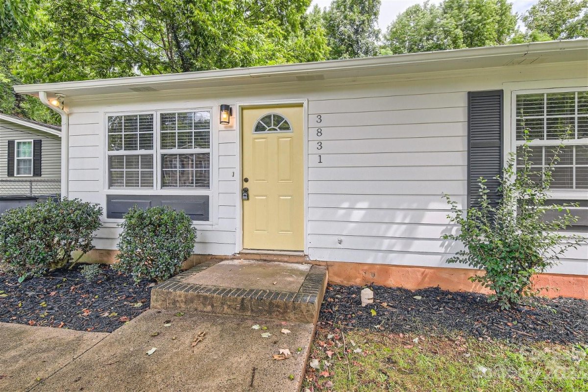 3831 Lake Road