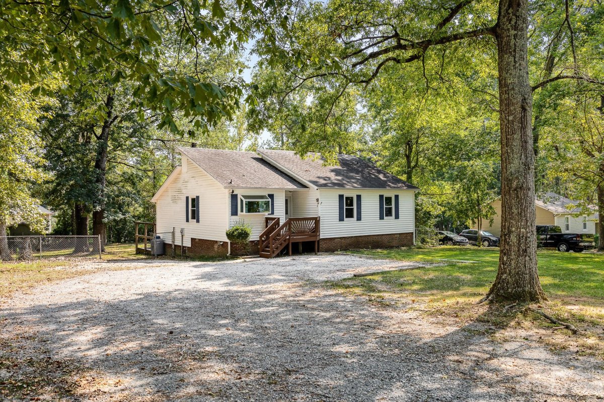 4919 Country Oaks Drive