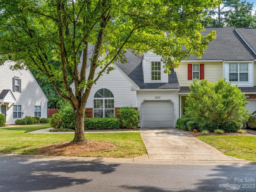 10225 University Park Lane