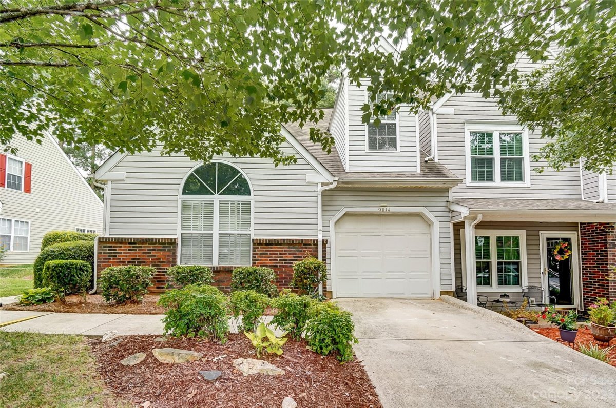 9014 Roseton Lane