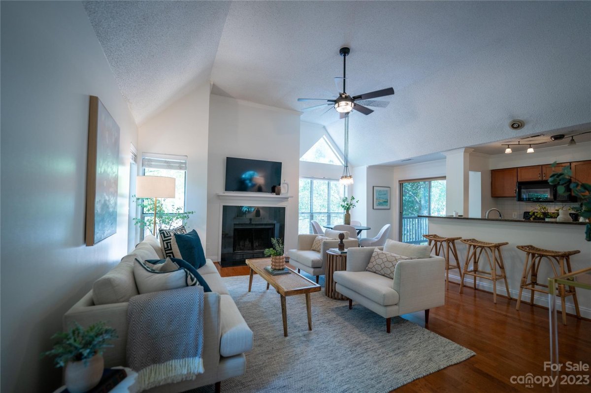 2500 Cranbrook Lane 11