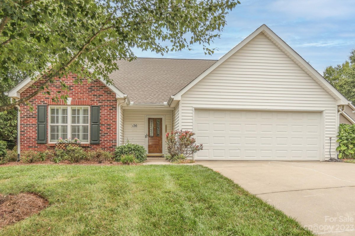 136 Oak Village Parkway