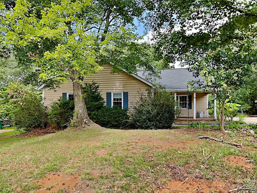 7414 Pine Bluff Circle