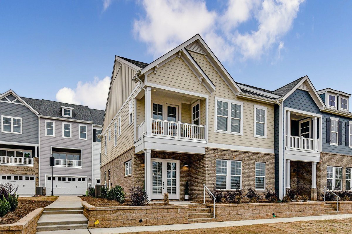 412 Hyco Court 25