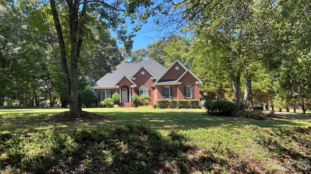 1116 Legacy Lake Drive