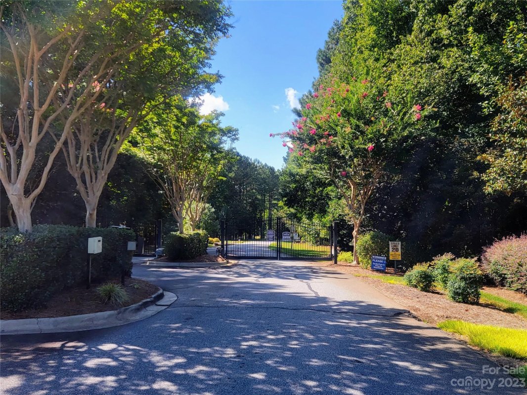 5109 Pelican Point