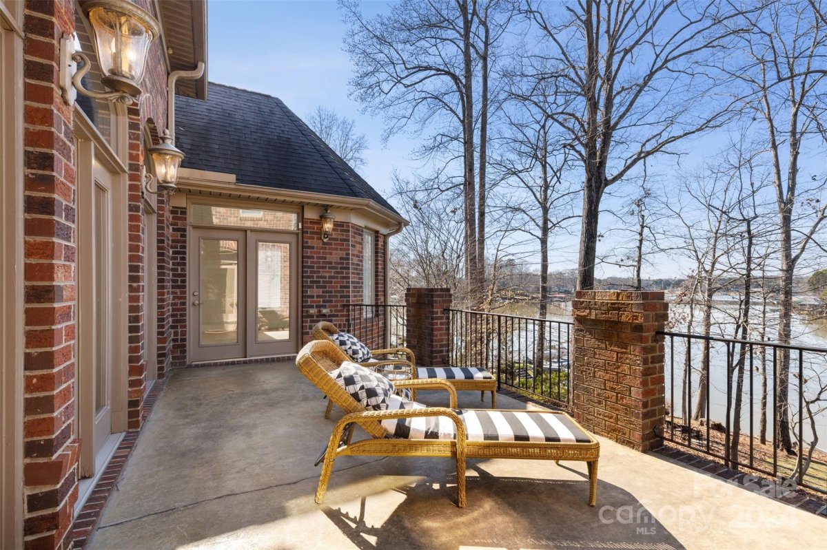 146 W Maranta Road