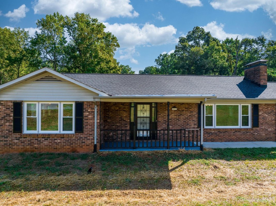 5512 Pine Lake Court