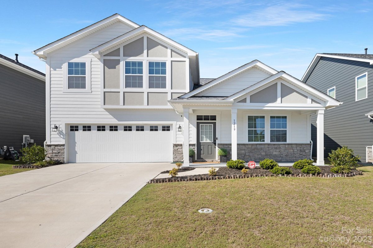 1219 Laggan Lane