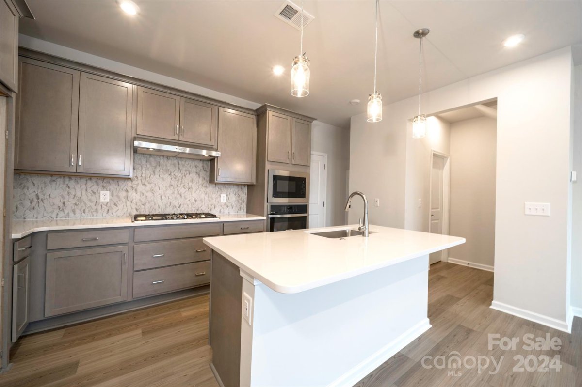5750 Mantle Way