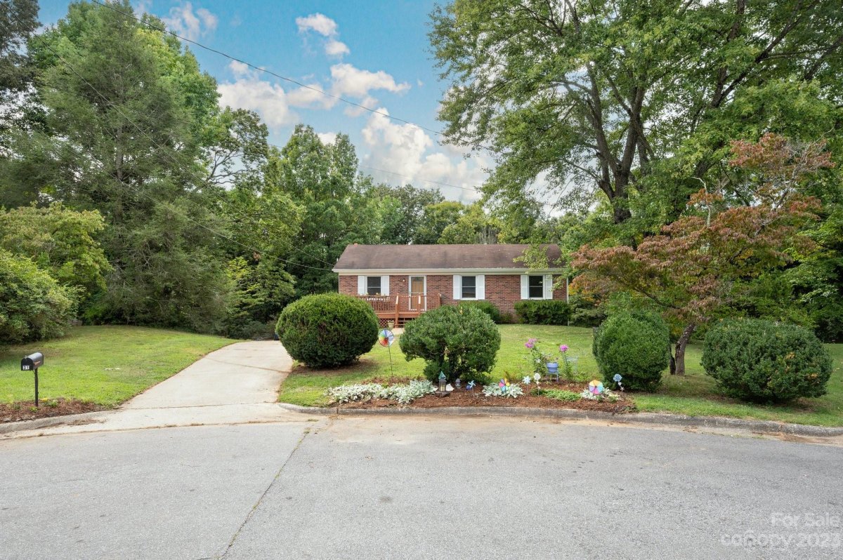 31 Birchwood Lane