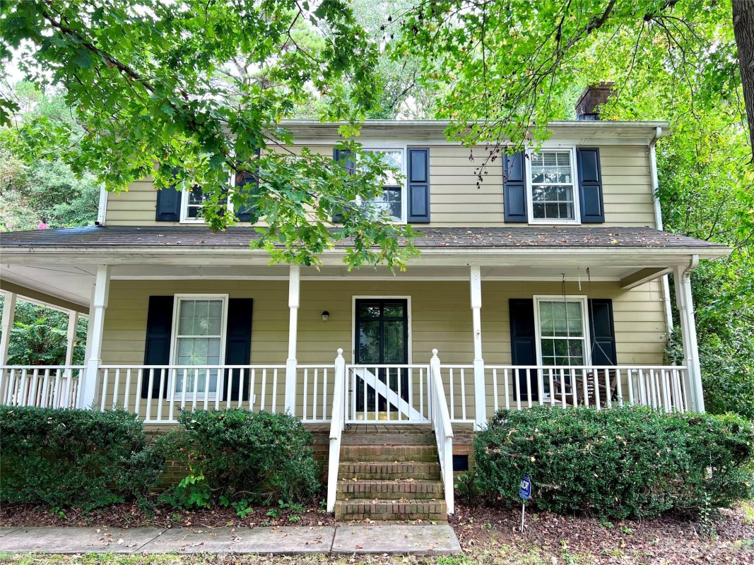 2716 Kilmarnock Court