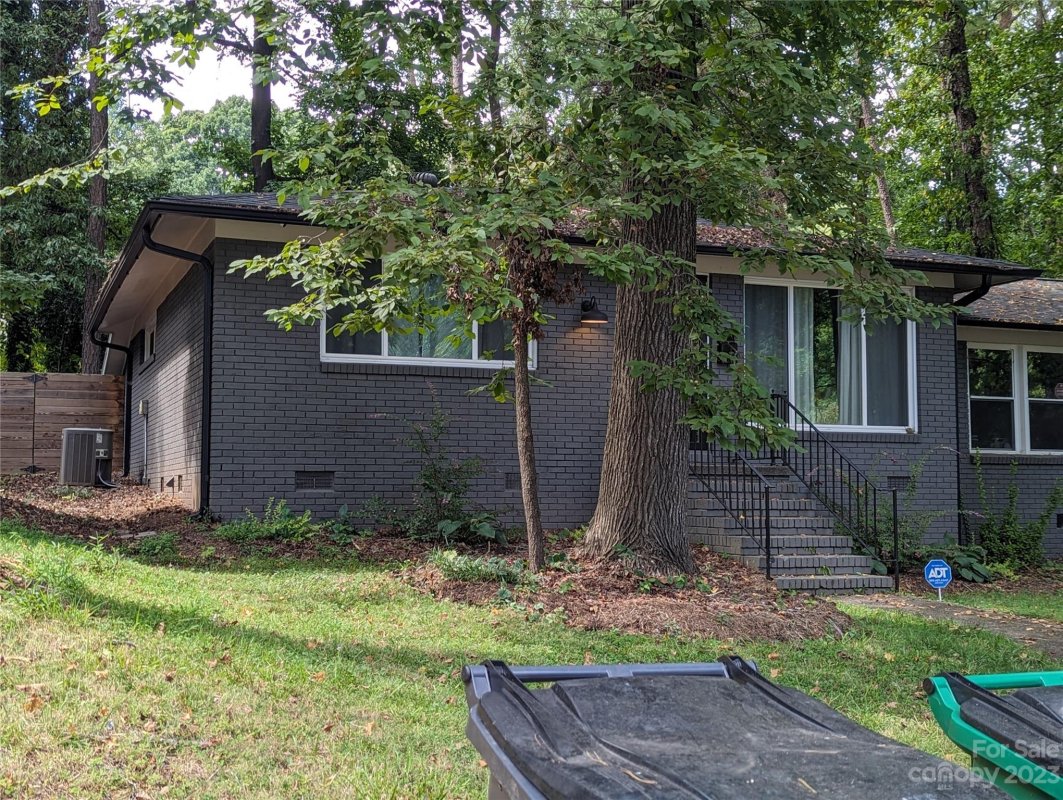 3225 Erskine Drive