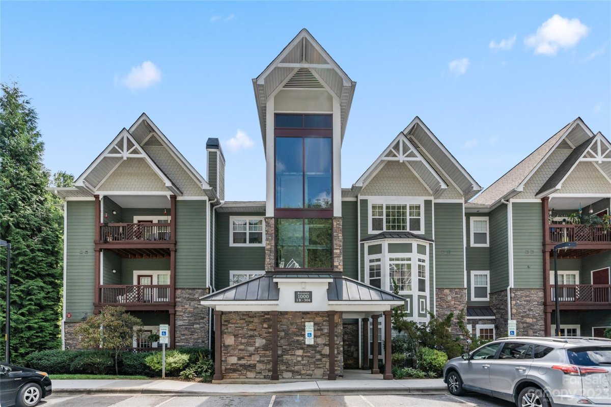 1000 Olde Eastwood Village Boulevard A-202