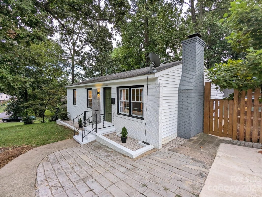 3900 Dunwoody Drive