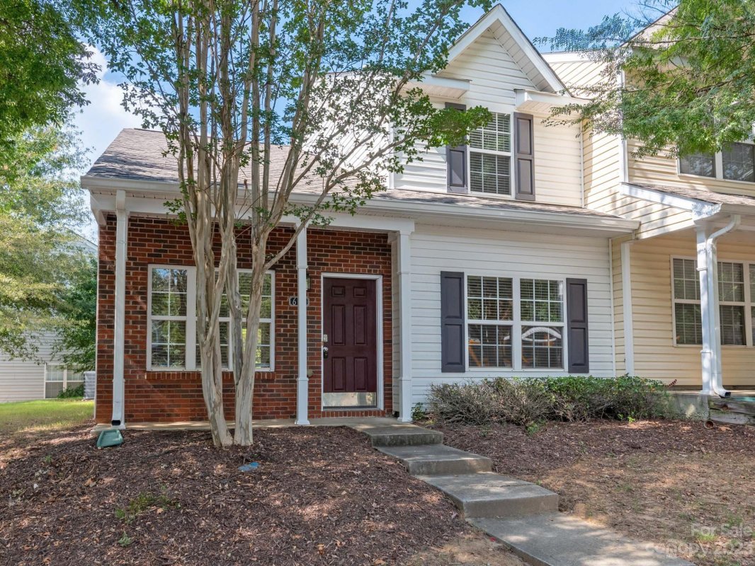 694 Rock Lake Glen