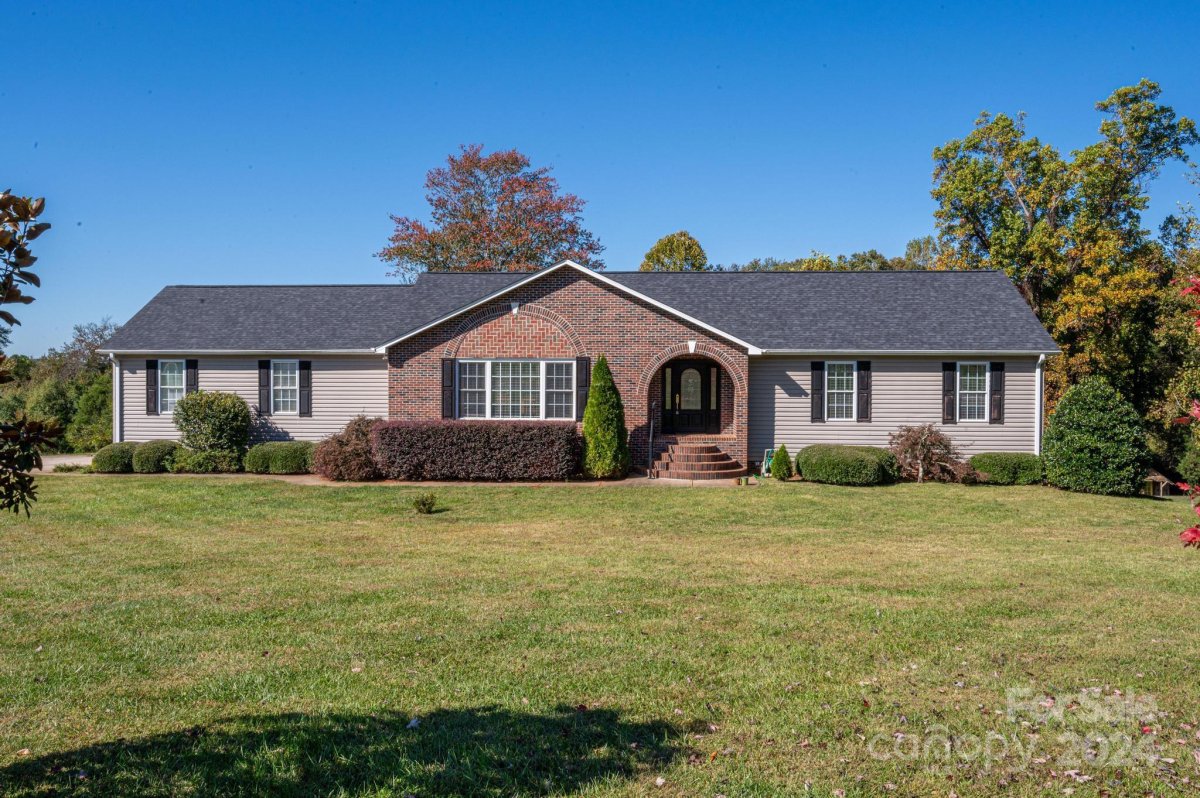 2452 Carriage Lane