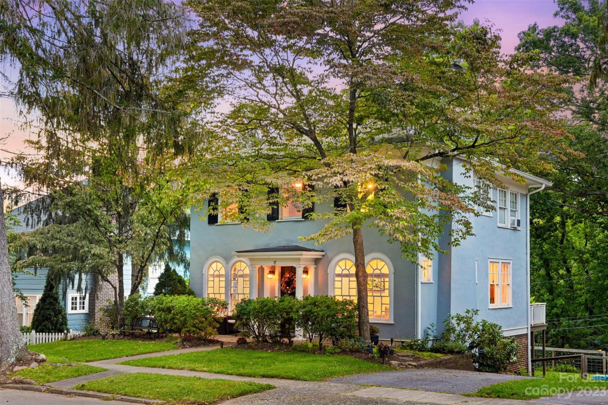 17 Farrwood Avenue