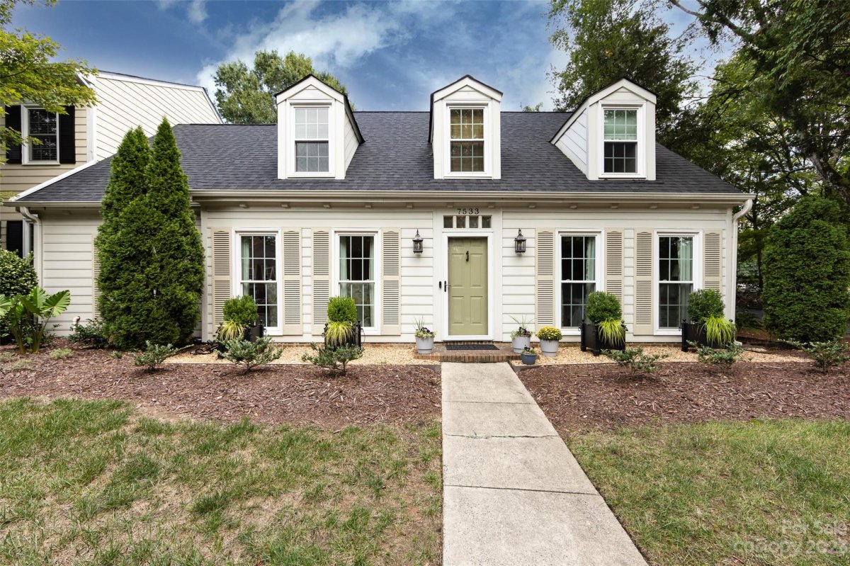 7533 Red Oak Lane