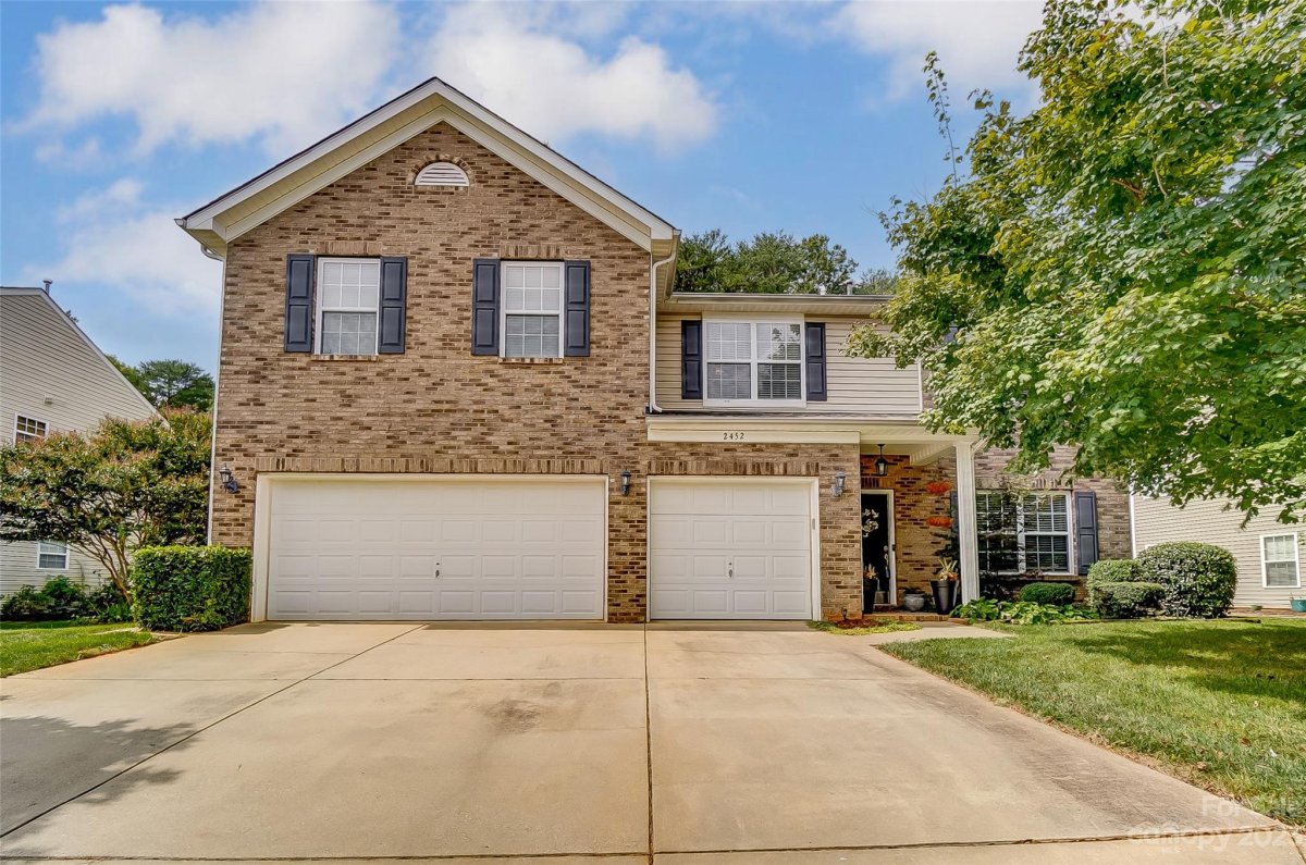 2452 Ivy Creek Ford