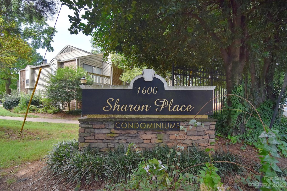 1608 Sharon Road 45