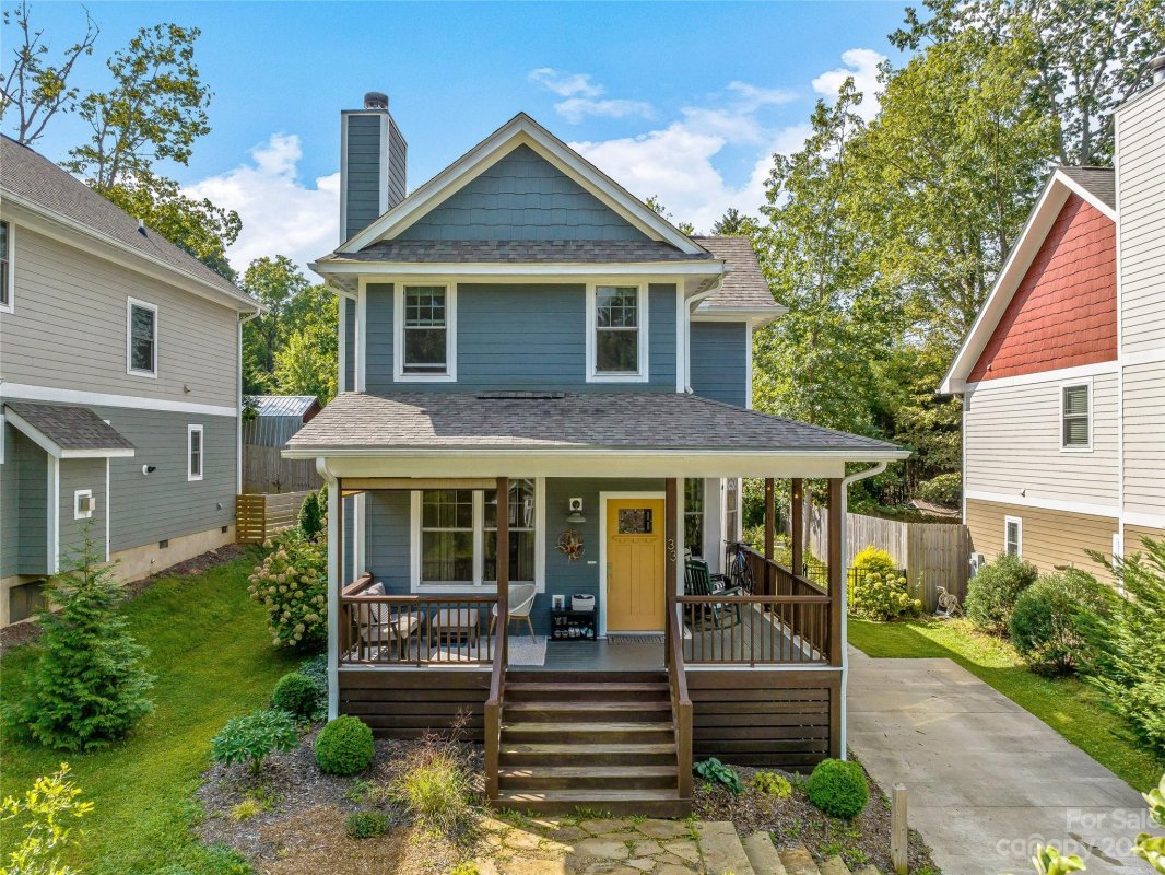 33 Lamar Avenue