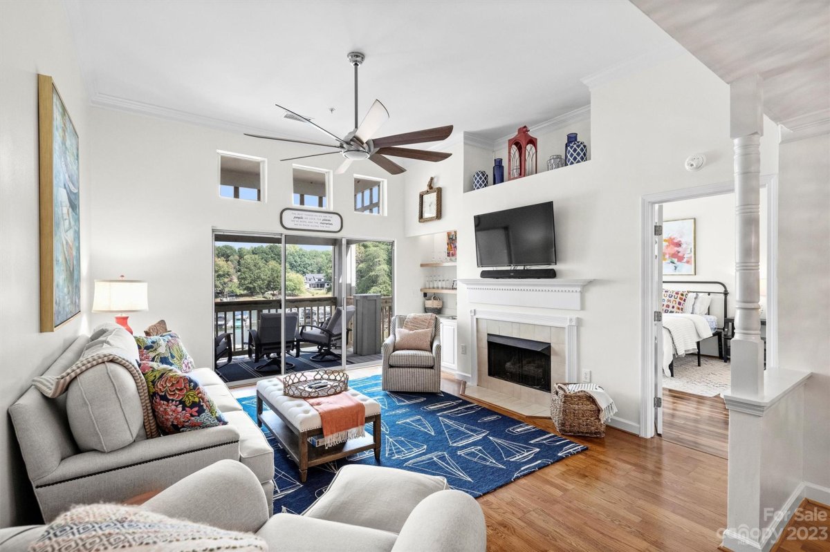 107 Pier 33 Drive 112