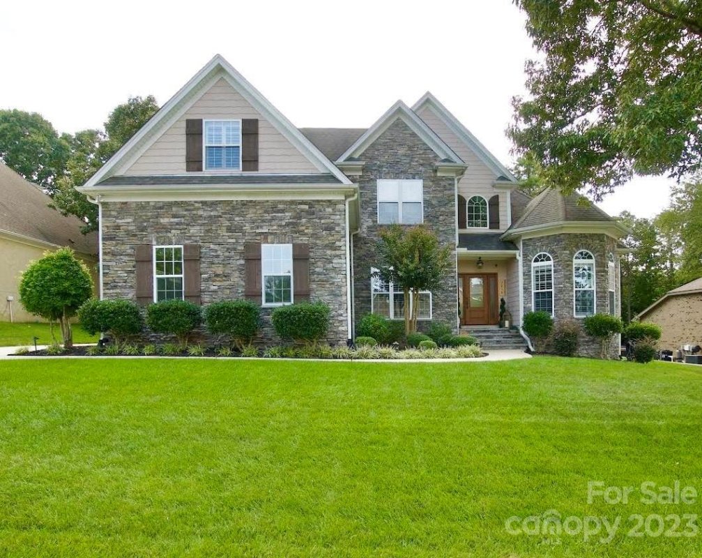 7818 Sand Trap Lane