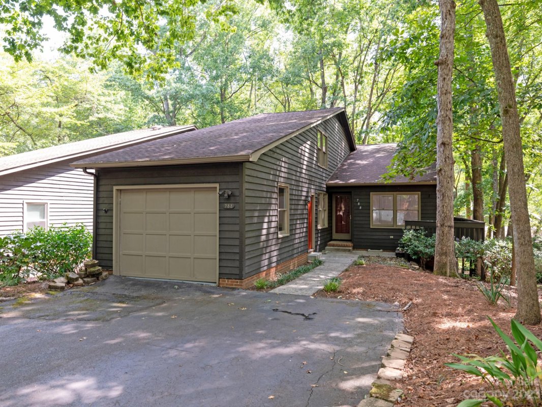 788 Bridgewood Drive 701