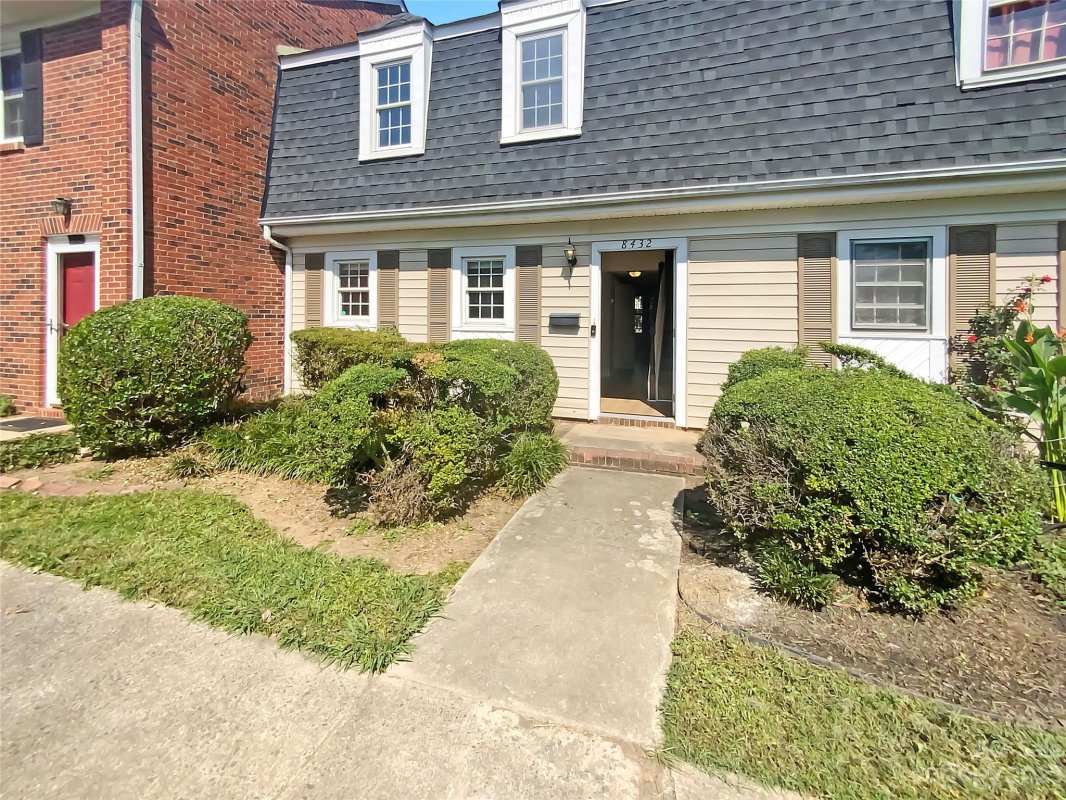 8432 Knights Bridge Road