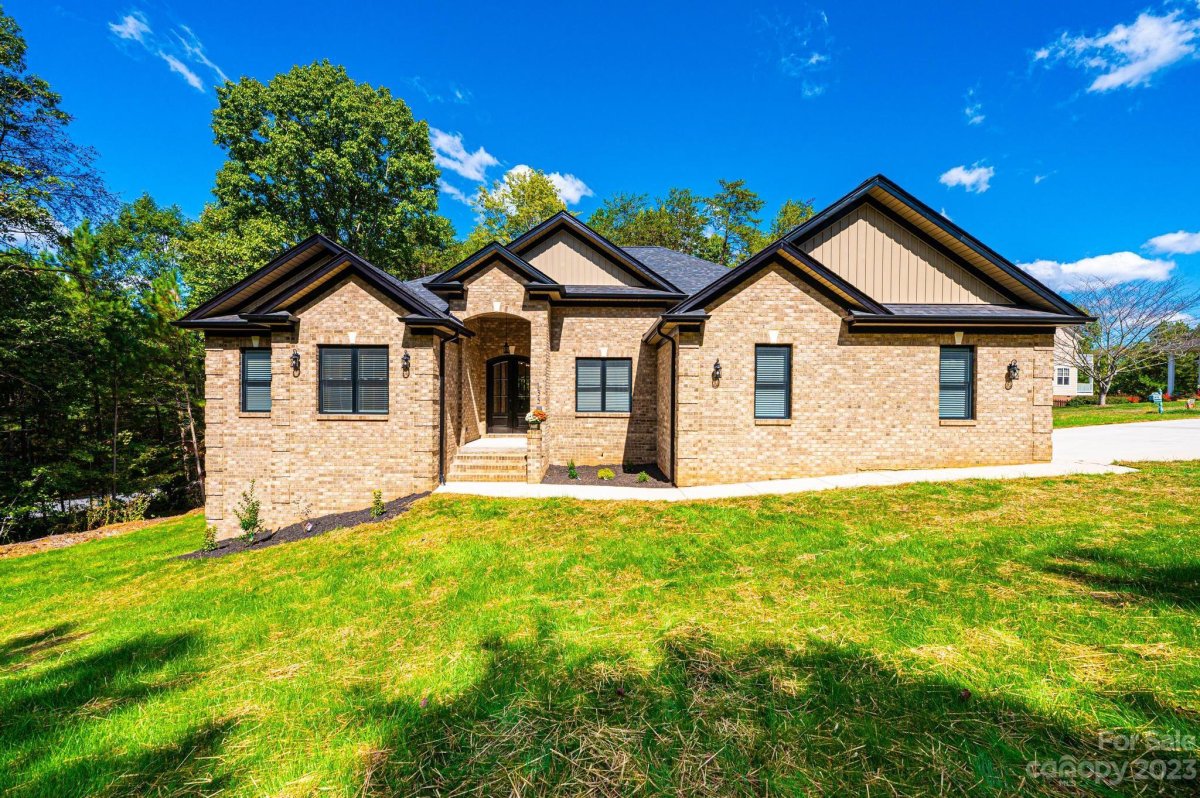 135 Winwood Circle