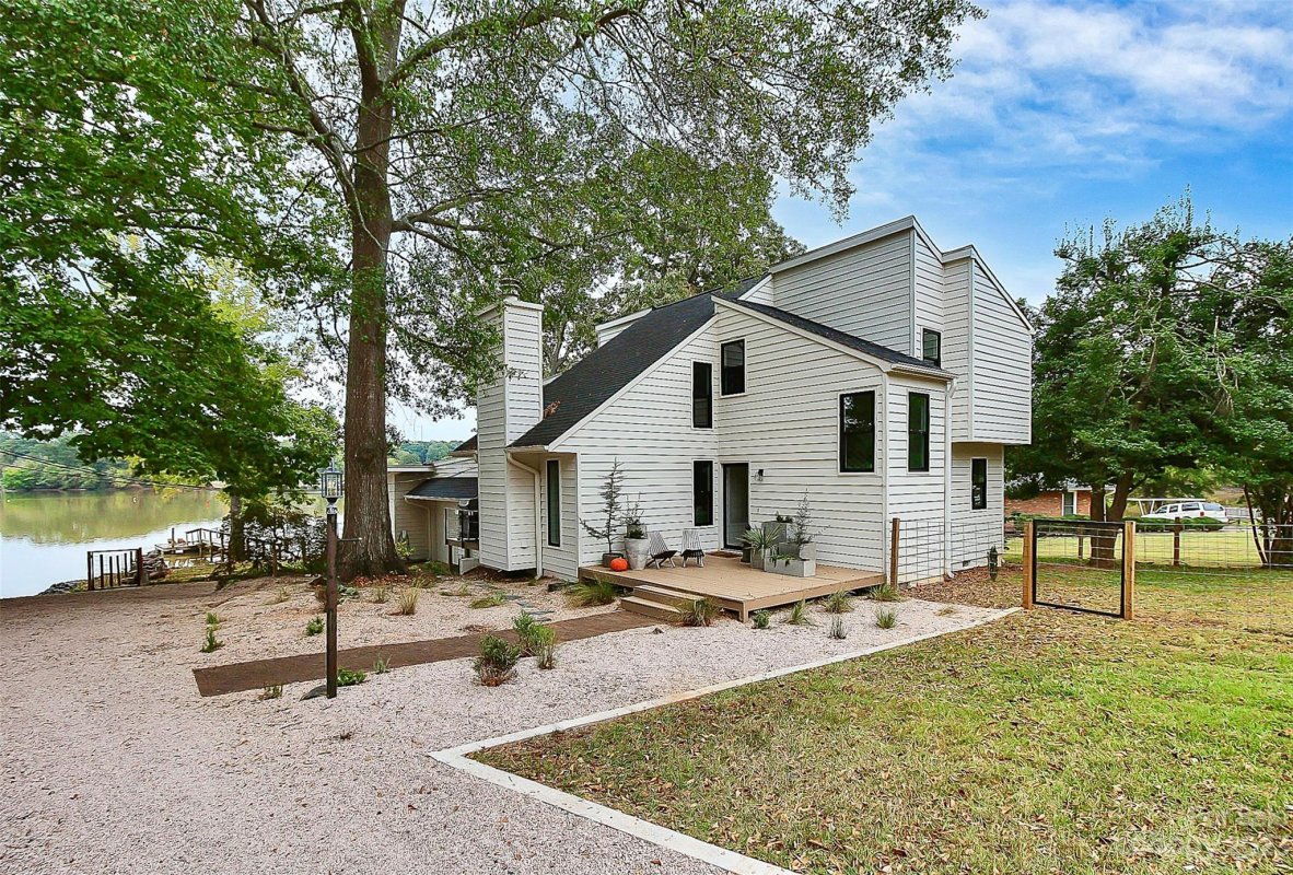 339 Paradise Circle