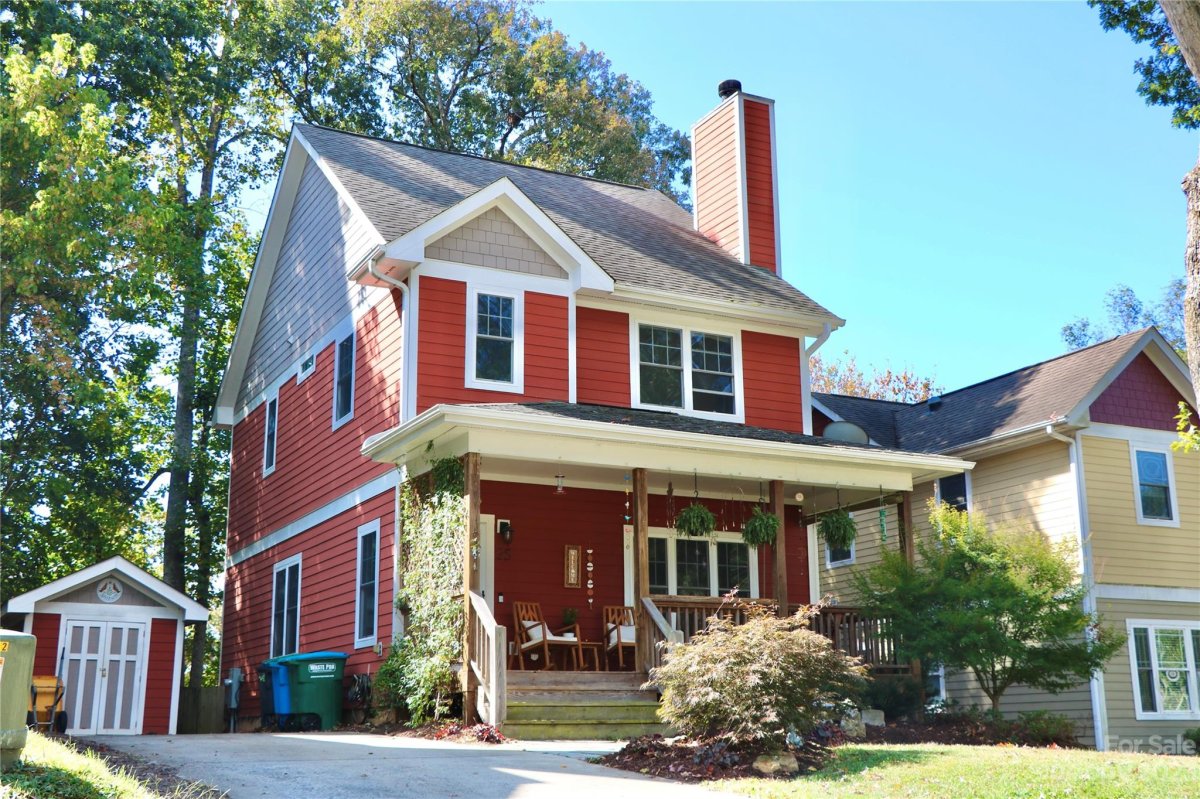 25 Lamar Avenue