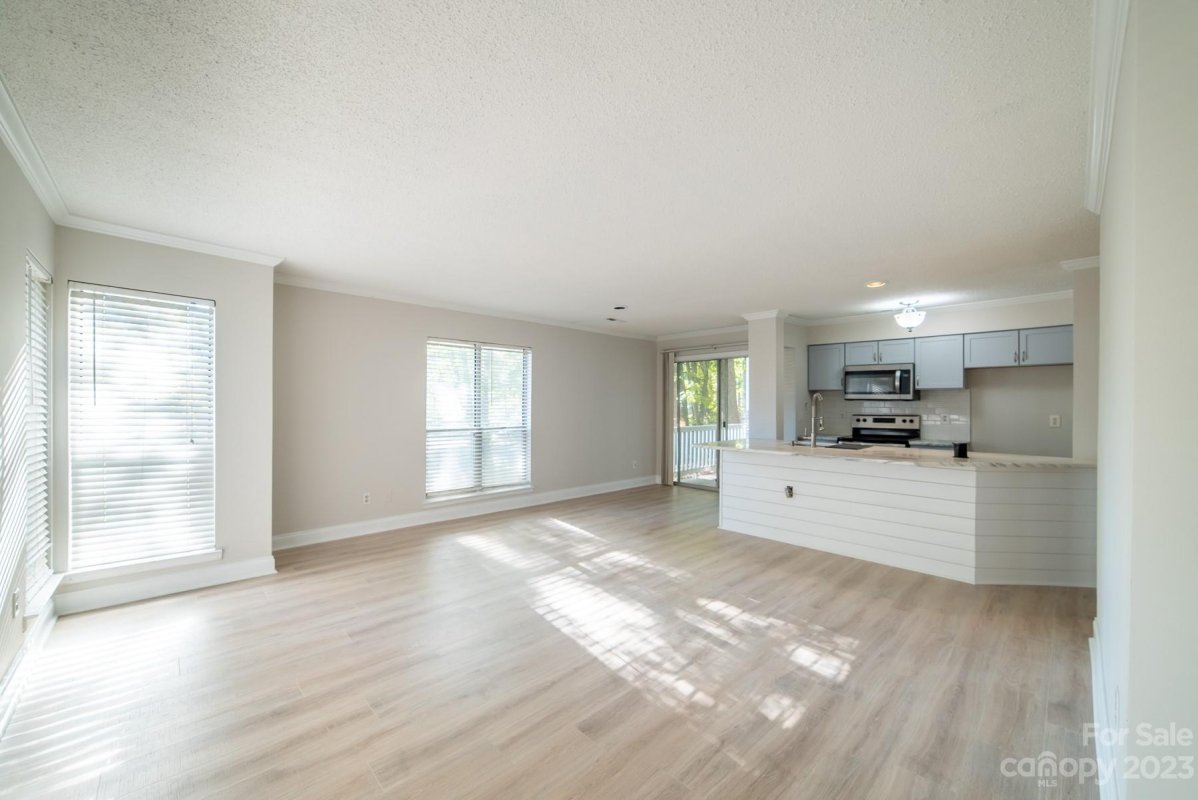 2512 Cranbrook Lane