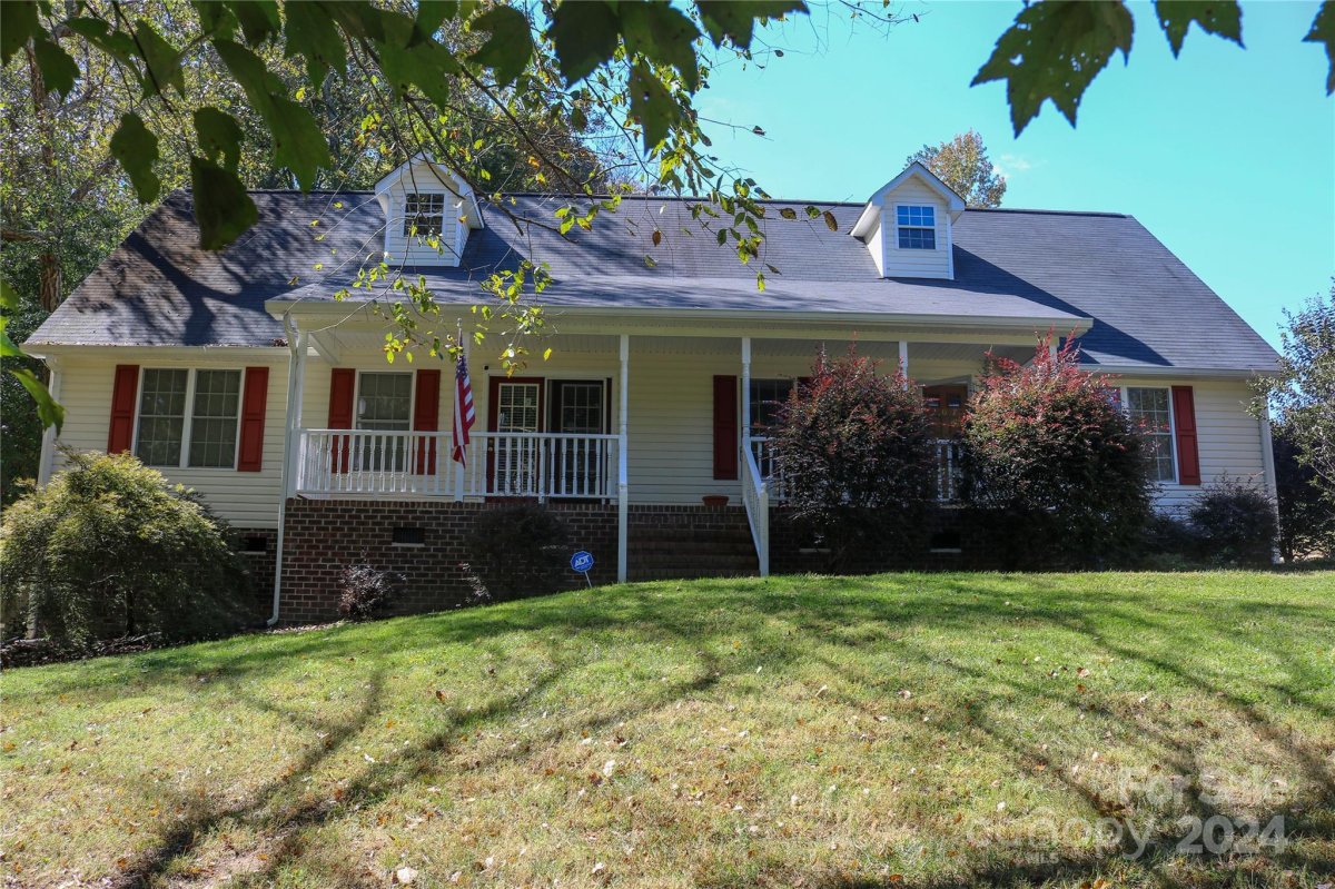 207 Sycamore Road