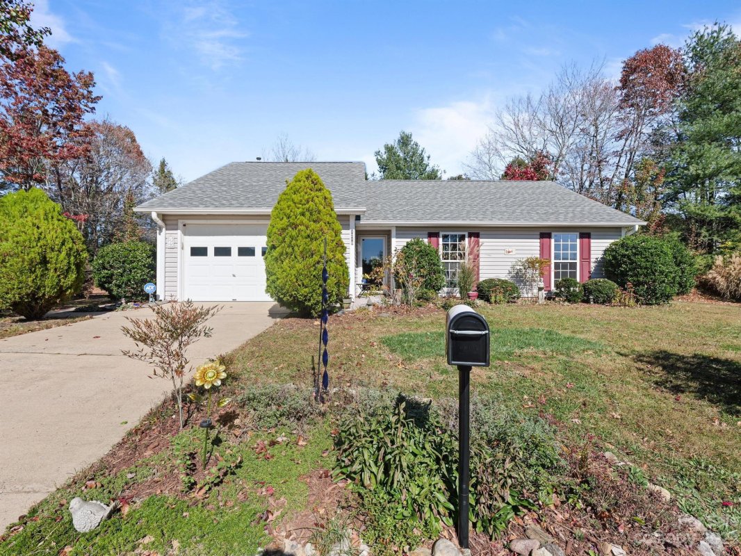 1218 Pebble Lane
