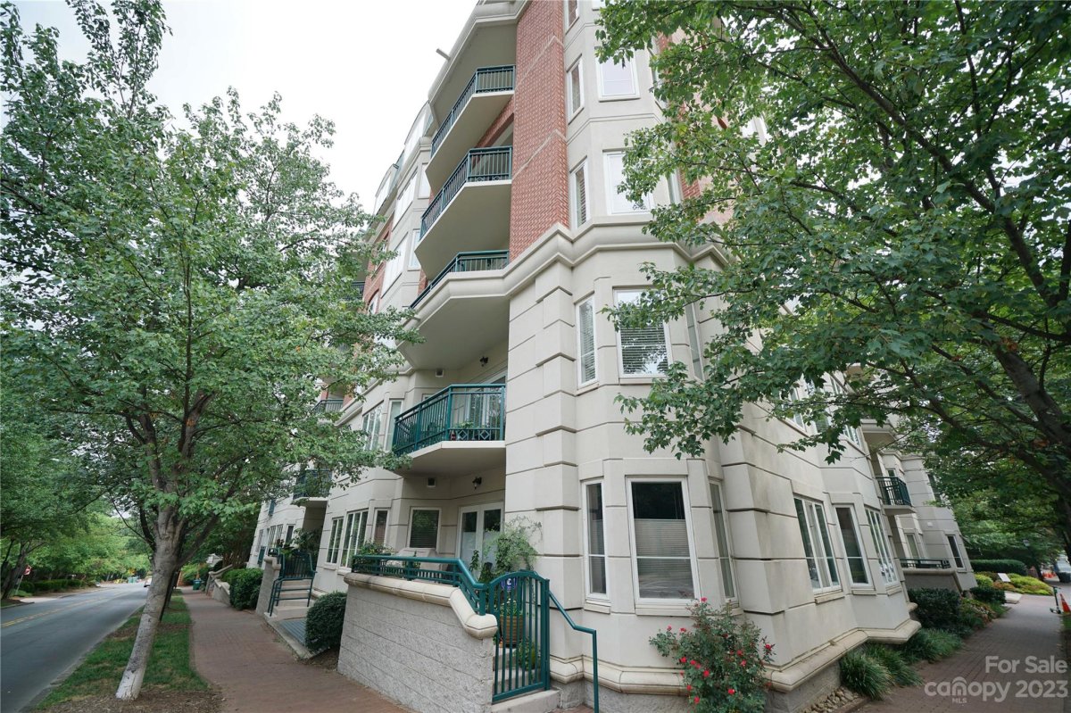 401 N Church Street 403
