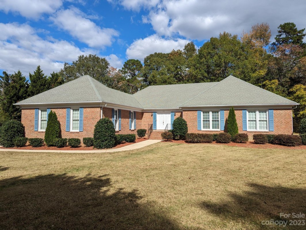 1122 Tom Sadler Road