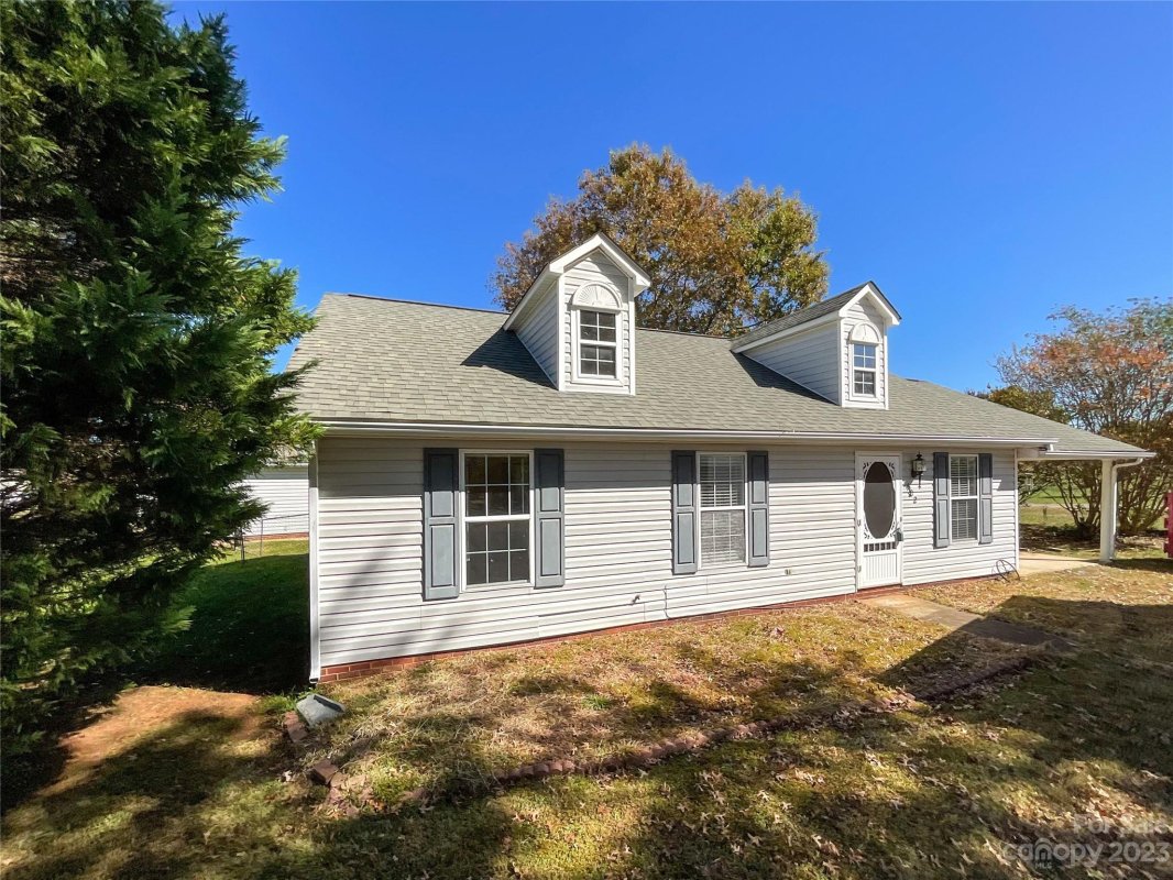 402 Cottonwood Circle