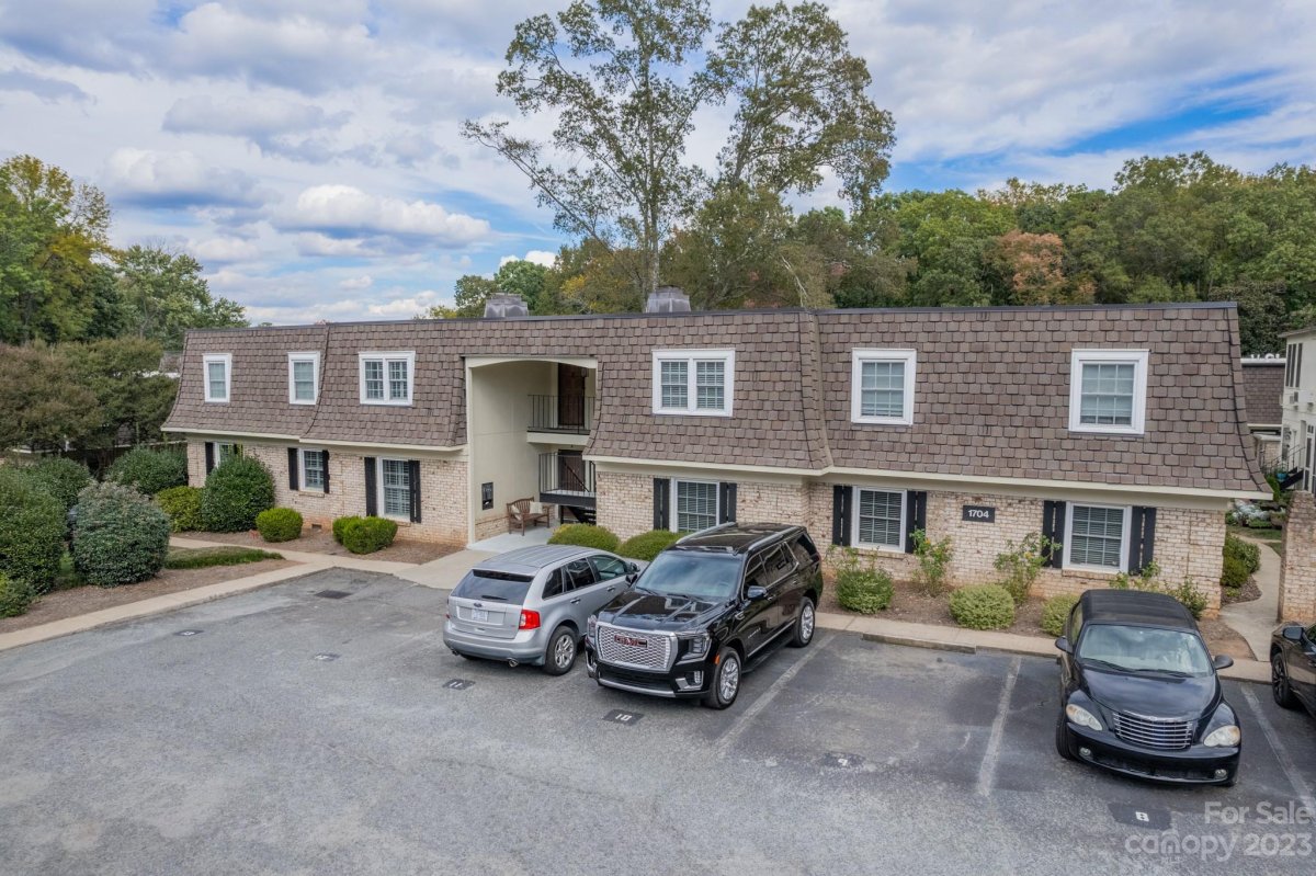 1704 Roxborough Road